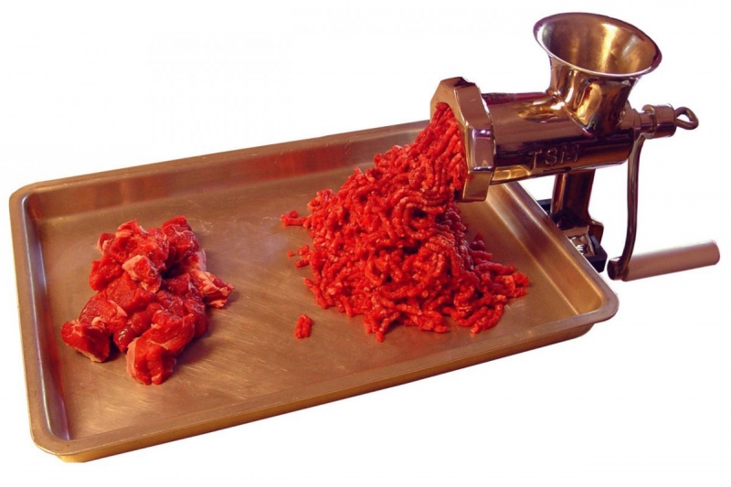 boucherie-TRIGANCE-min_meat_grinder_meat_mincer_kitchen_appliance_grinder_mincer_hamburger_food_preperation_butcher_shop_tool-1158997